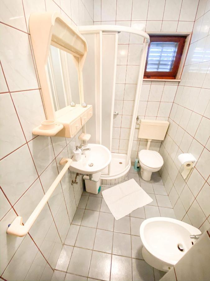 Zorka * Povlja (Brac)
